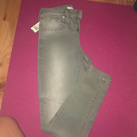 New Jeans size 2 - Picture 1 of 3